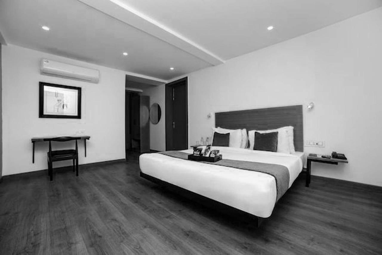 Townhouse Sohna Road 2 Hotel Gurgaon Exterior photo