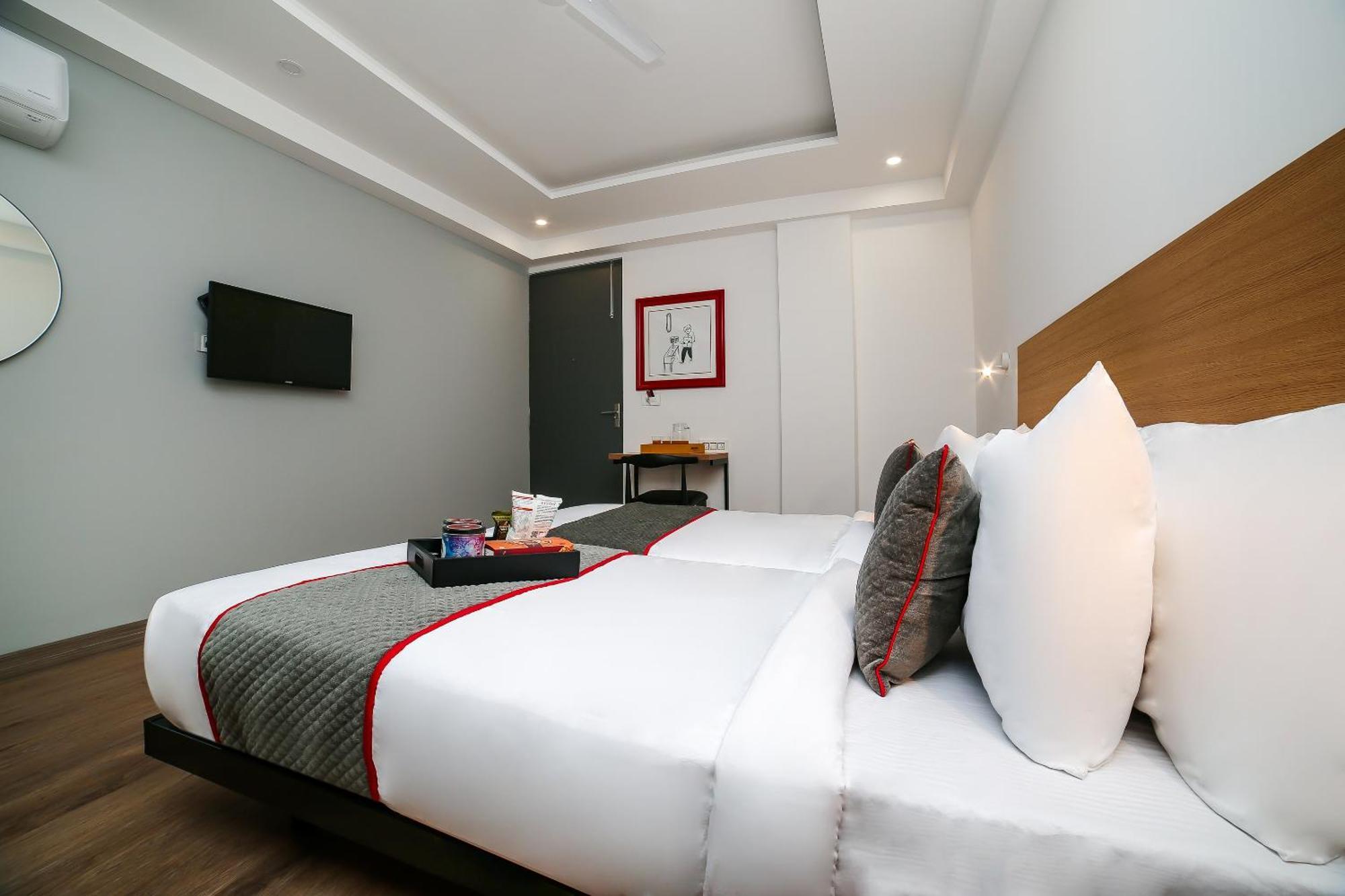 Townhouse Sohna Road 2 Hotel Gurgaon Exterior photo