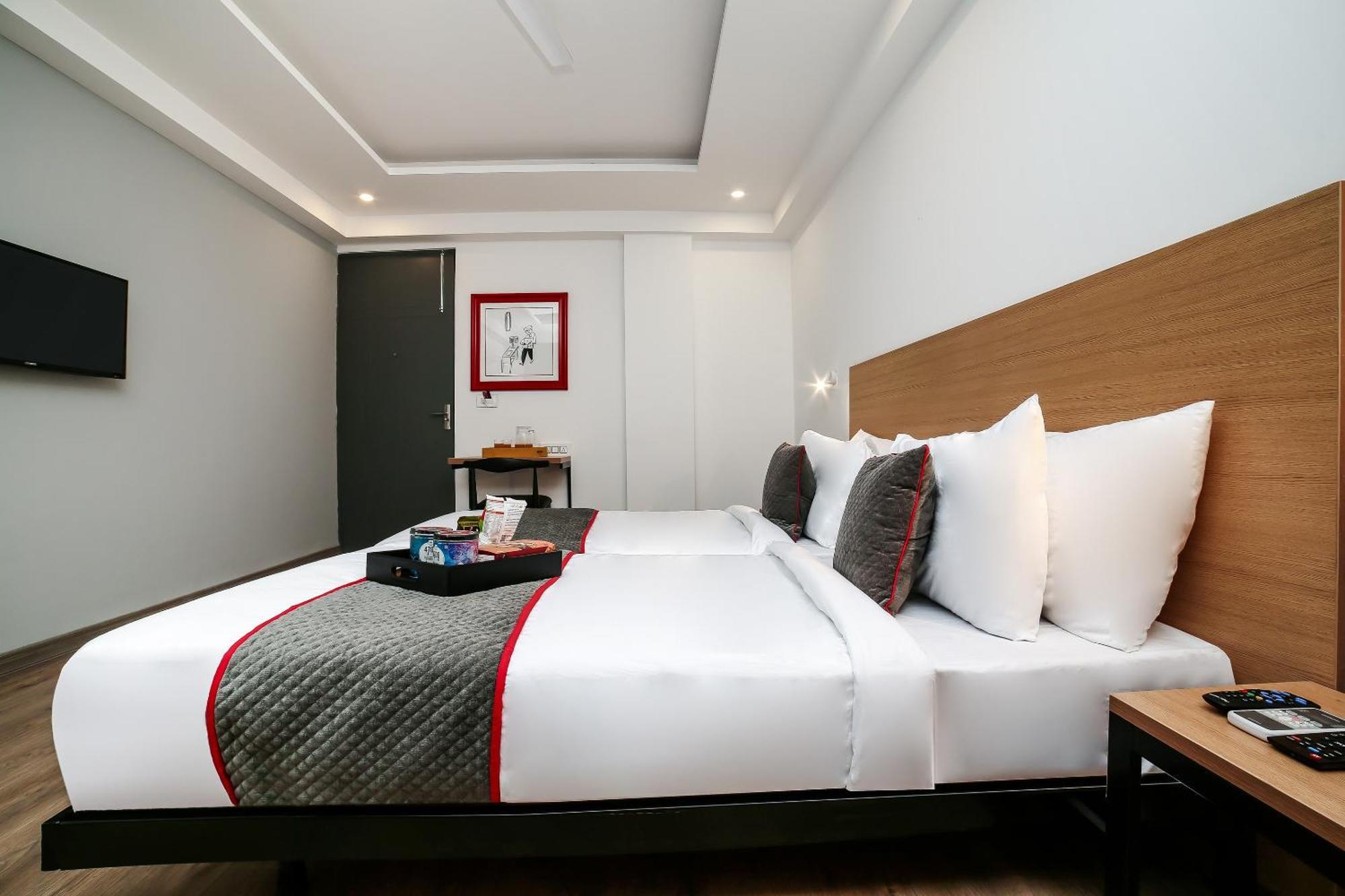 Townhouse Sohna Road 2 Hotel Gurgaon Exterior photo