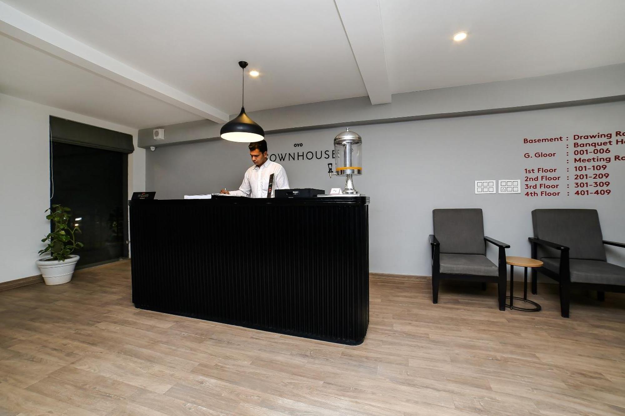 Townhouse Sohna Road 2 Hotel Gurgaon Exterior photo